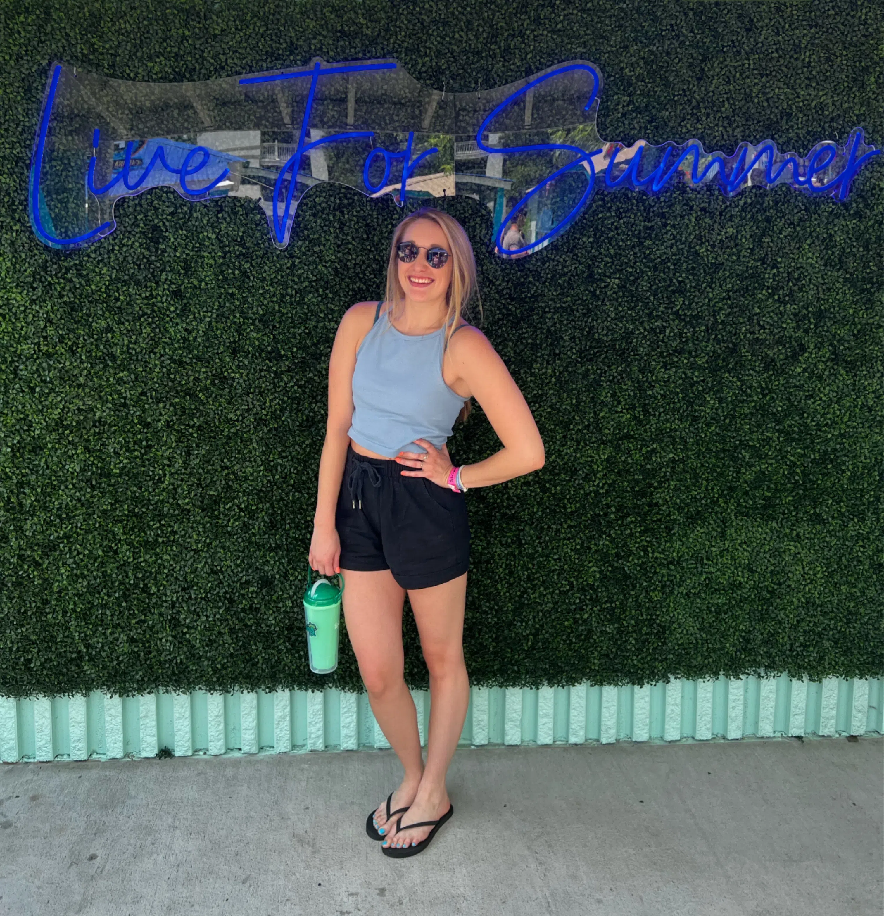 TOTÊME Toteme Leather Thong Sandals In Black