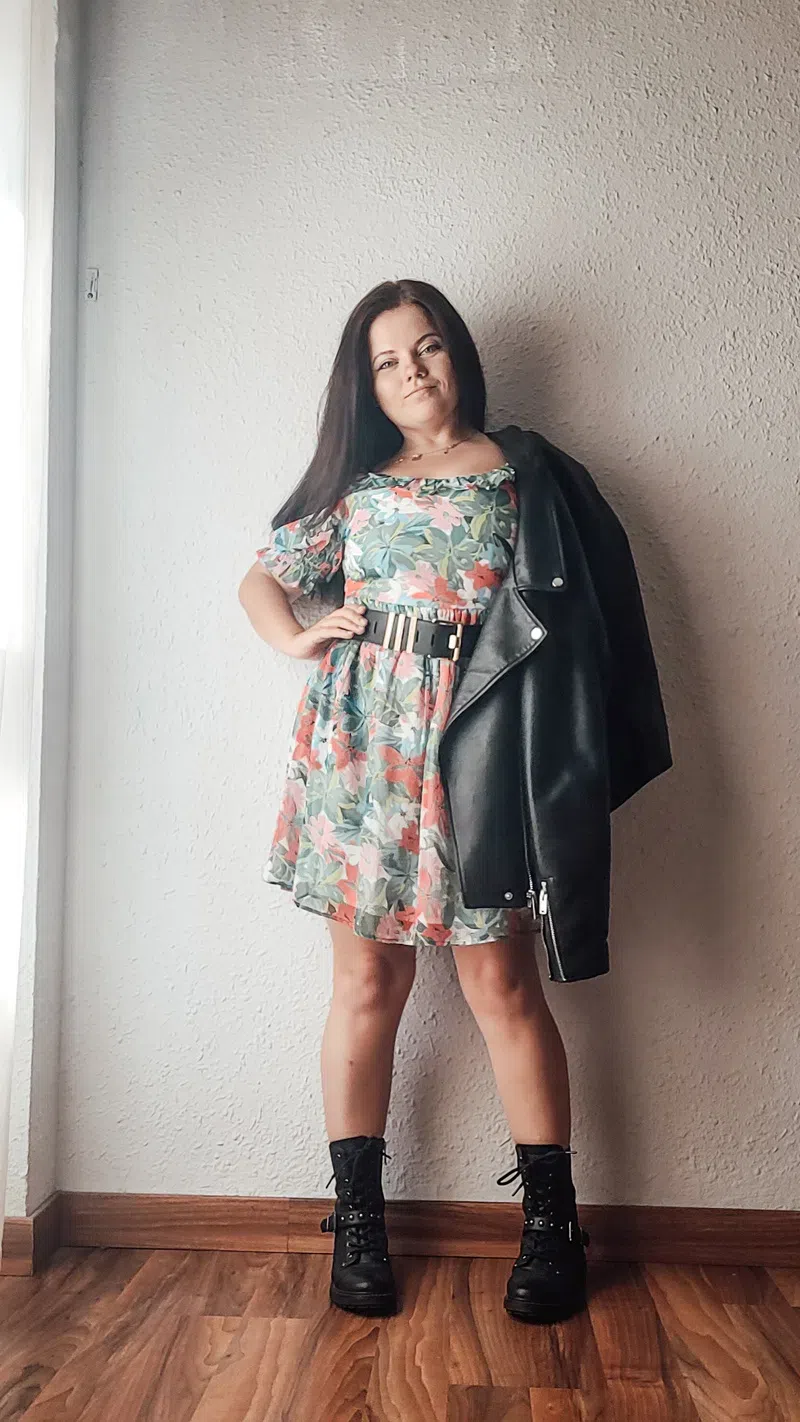 ALEXANDER MCQUEEN Mcqueen Textured Leather Jacket With Zip Closure In Black