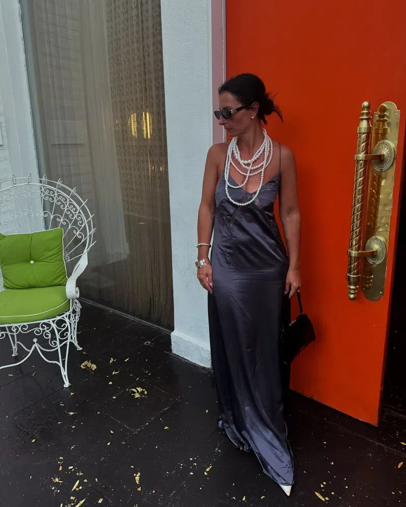 MIU MIU Logo Round Sunglasses In Black