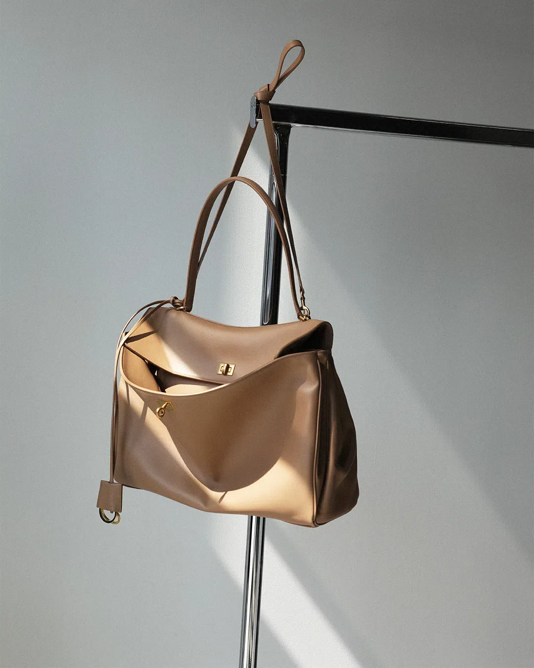 BALENCIAGA Smooth Coffe Milk Calfskin Large Rodeo Bag In Neutral