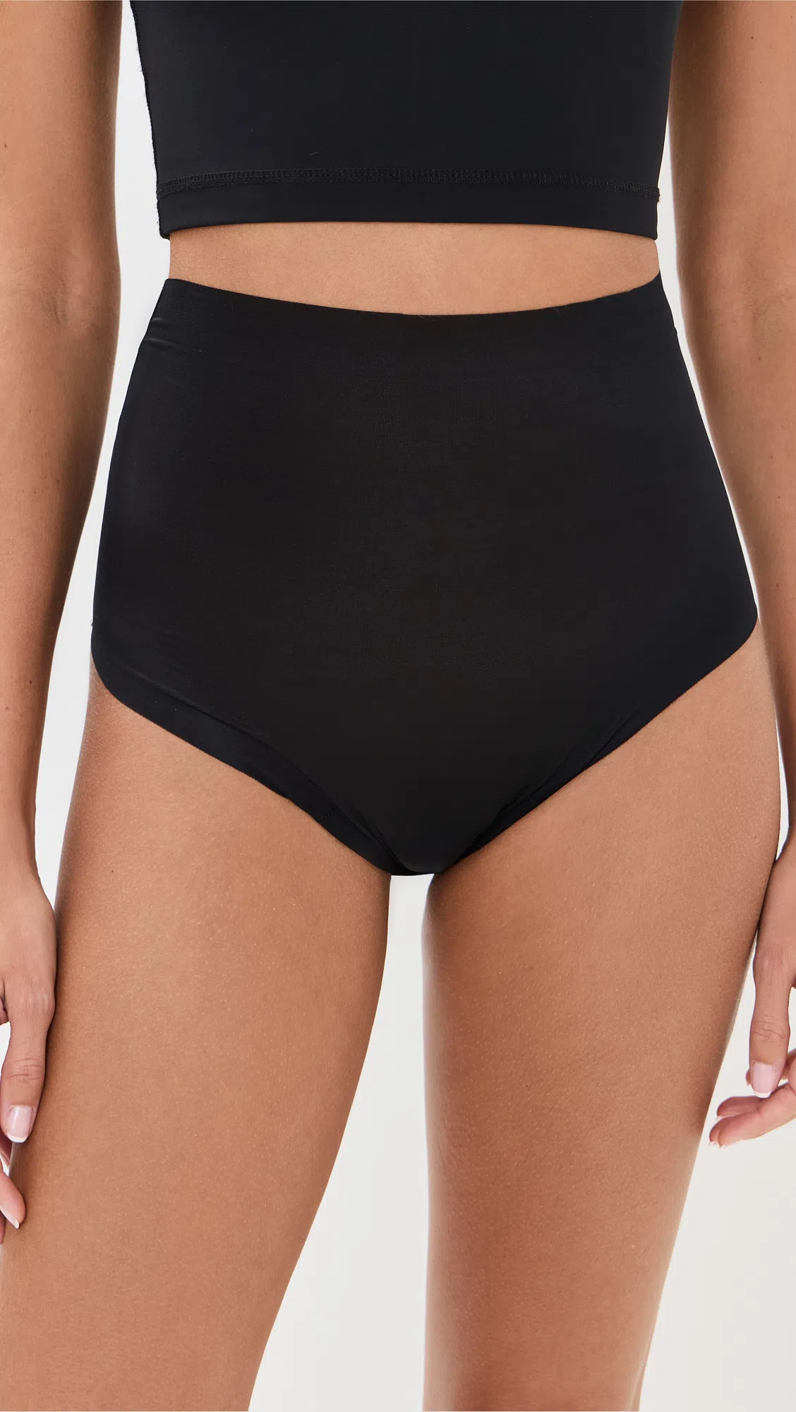 COMMANDO Featherlight Control Thong In Black