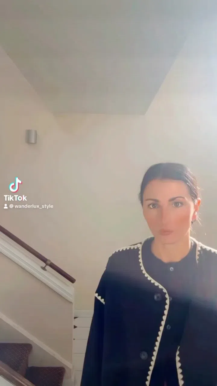 VALENTINO GARAVANI Valentino Vlogo 30 Black Leather Belt