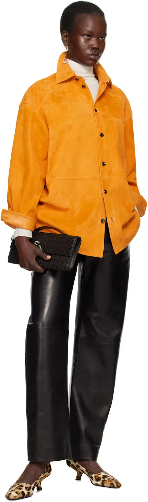 BOTTEGA VENETA Women Leather Andiamo Clutch With Intrecciato Motif In Black