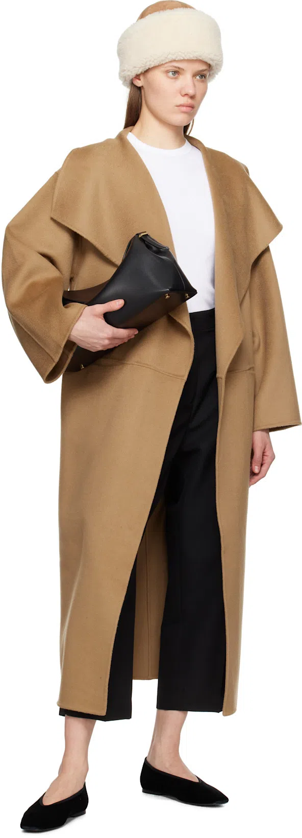 TOTÊME Minimalist Velvet Ballerinas In Black