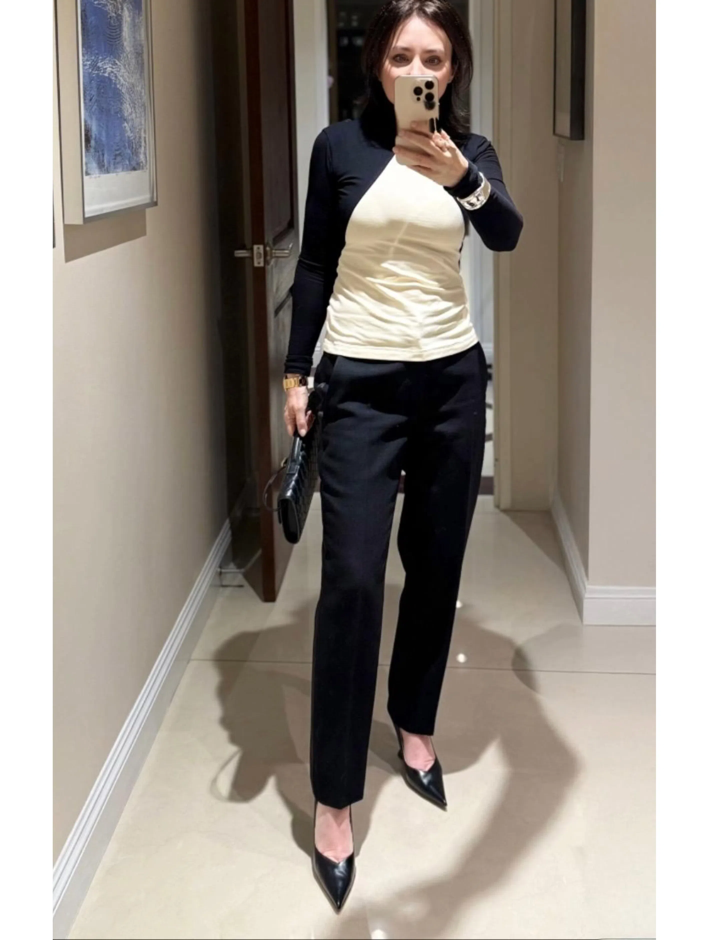 BOTTEGA VENETA Women Leather Andiamo Clutch With Intrecciato Motif In Black