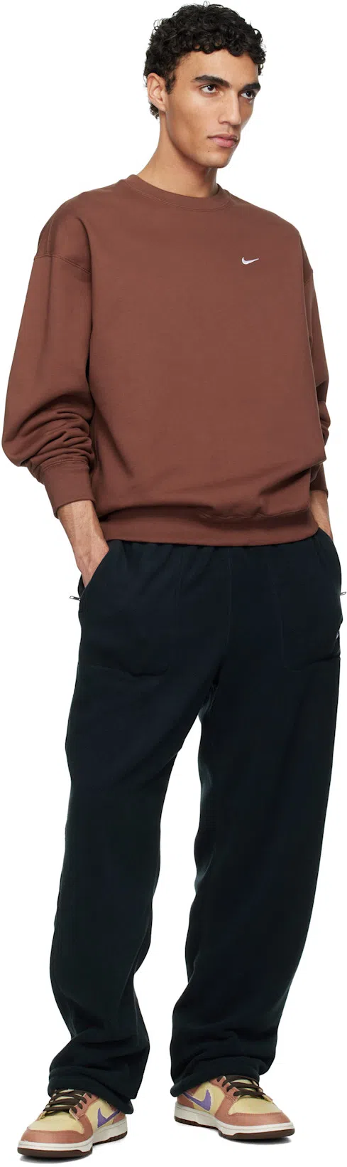 NIKE Dunk Low Se Basketball Sneaker In Brown