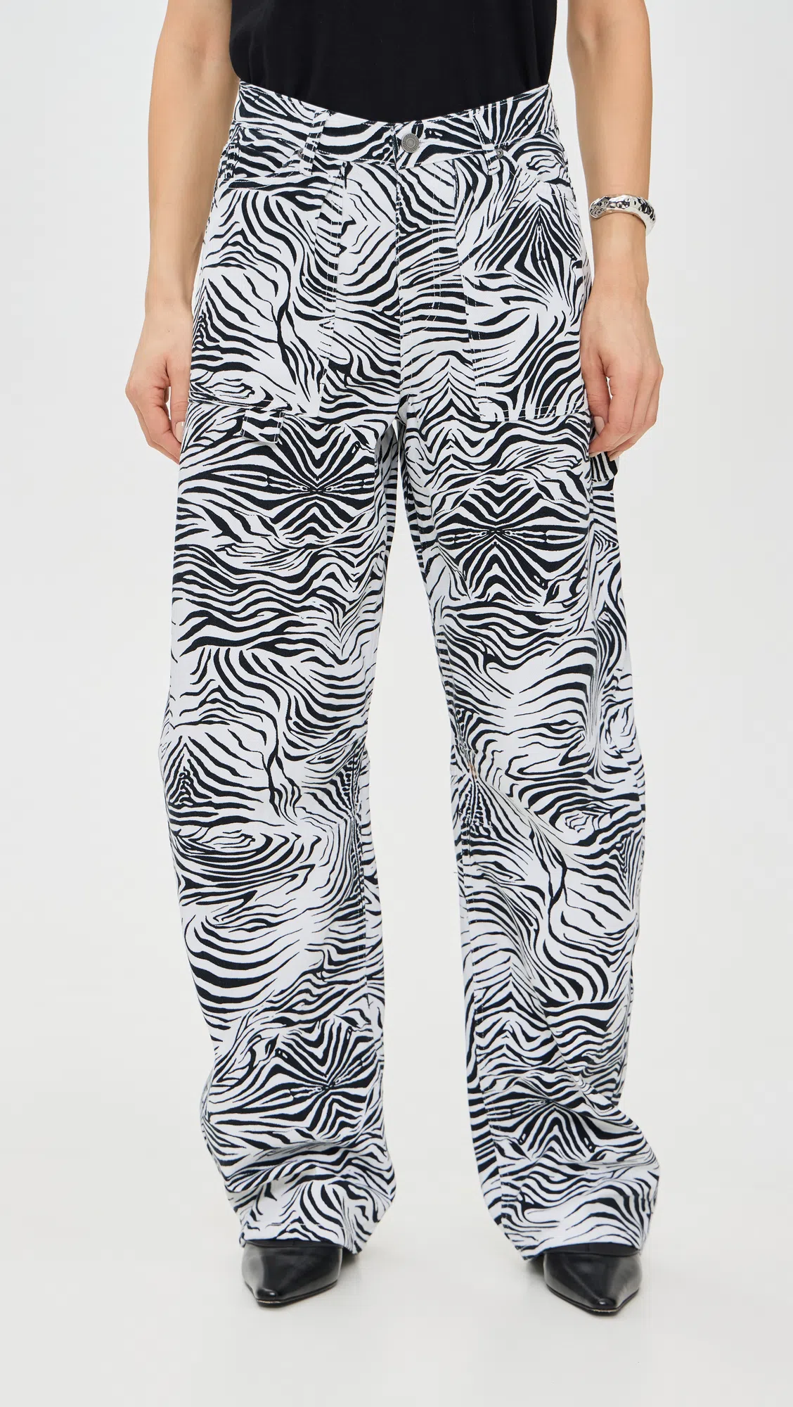 GANNI Feminine Buckle Patent Slingback Sandals In Red