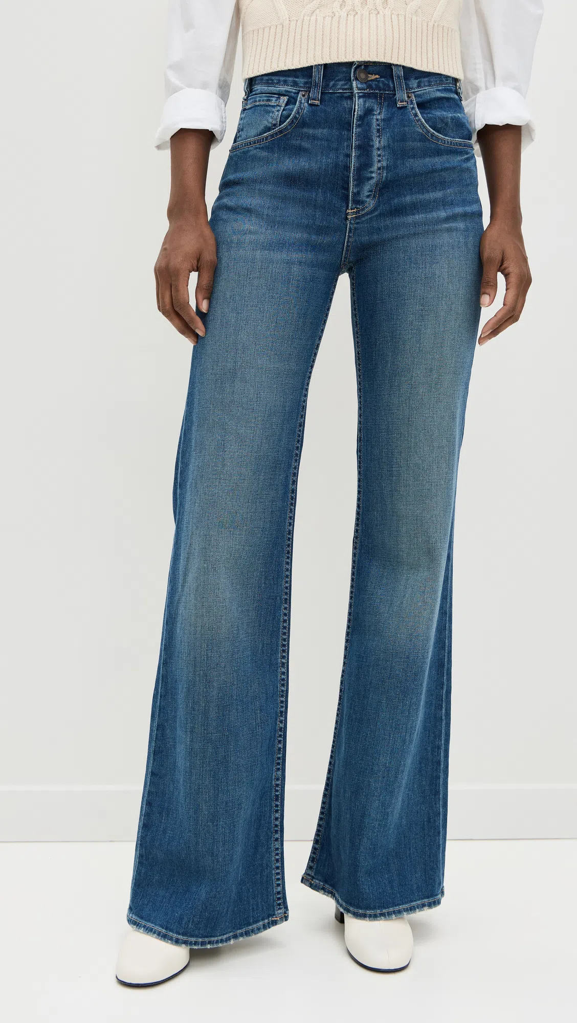 NILI LOTAN Shon Barrel Jeans In Classic Wash In Blue