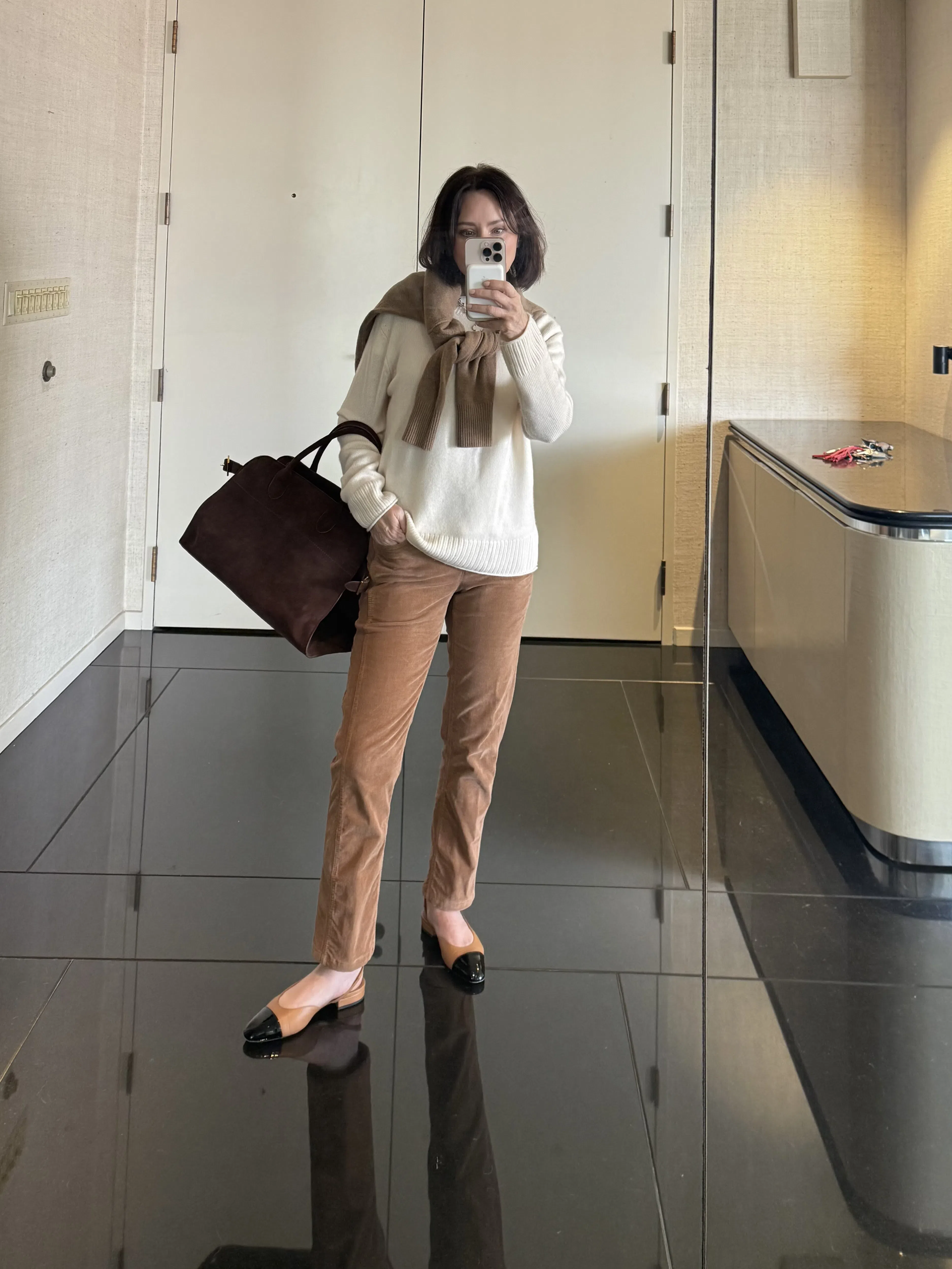 BRUNELLO CUCINELLI Beige Loafers With Monile Detail And Chain In White