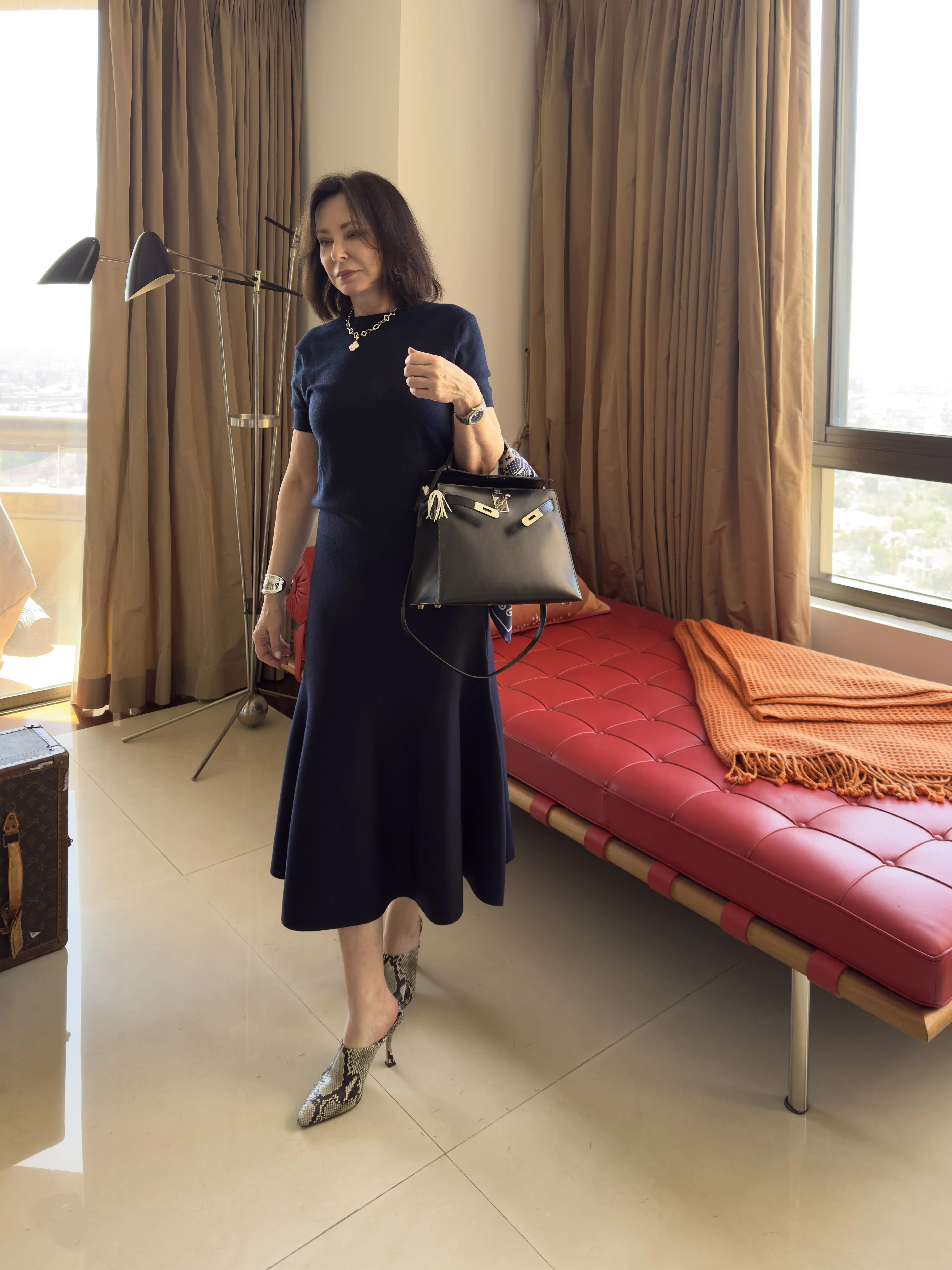 KHAITE Pierre Cashmere Short-sleeve Sweater In Midnight Navy