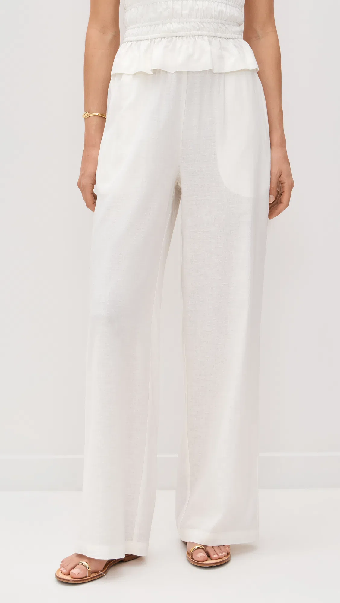 SOLID & STRIPED Delta Smocked Cropped Poplin Top In White