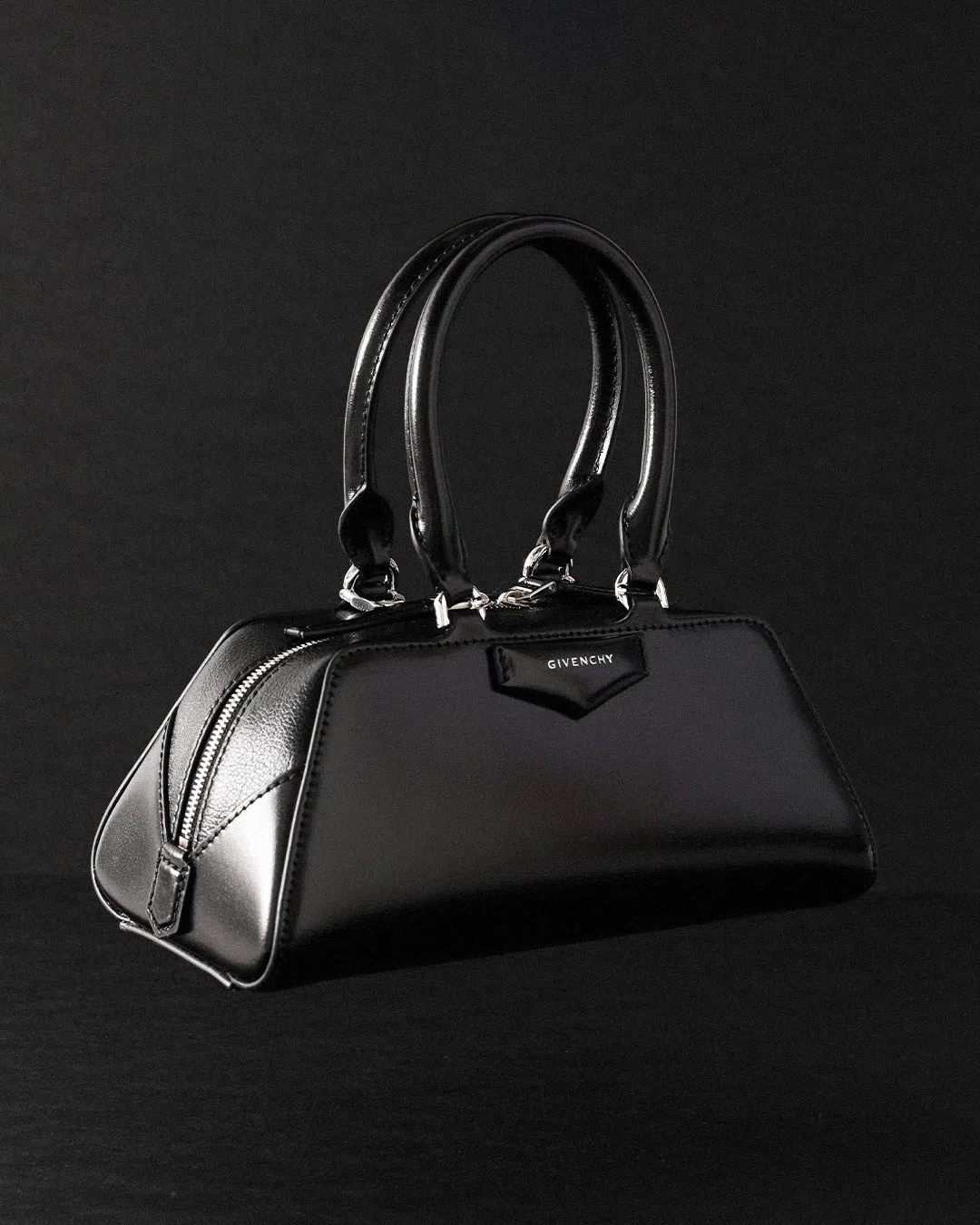 GIVENCHY Women Antigona East West Small Leather Shoulder Bag In Black