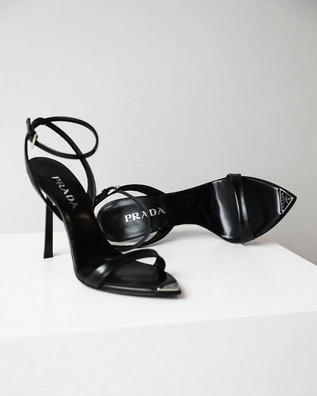 PRADA Stylish Pointed Toe Sandals For Women In Black