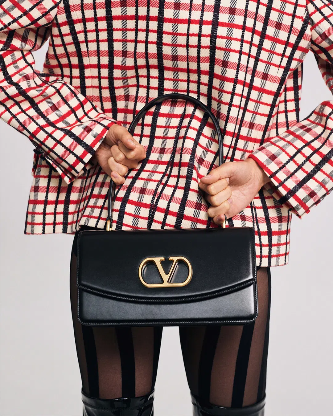 VALENTINO GARAVANI Vain Vlogo Leather Top-handle Bag In Black