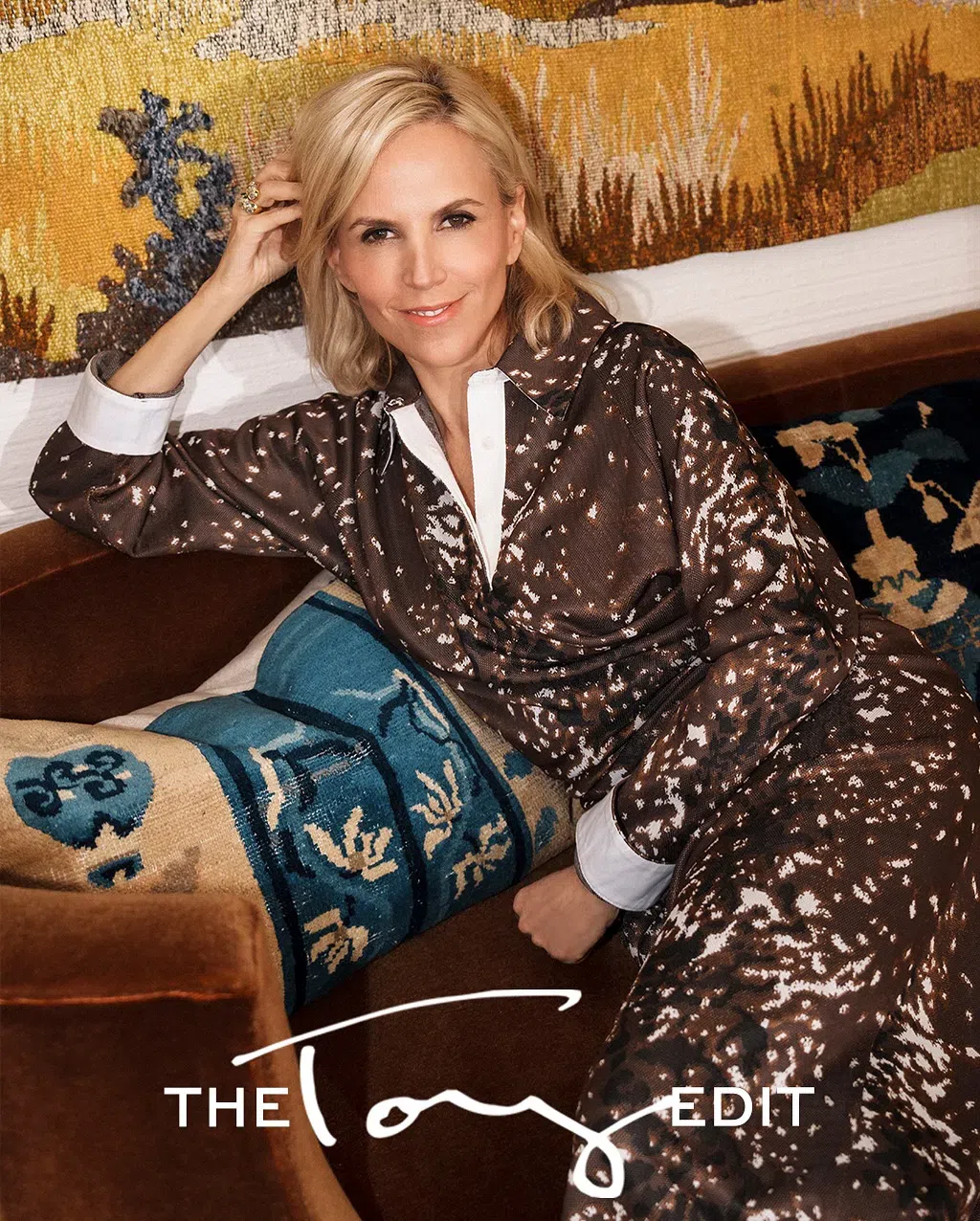 TORY BURCH Kira Turnlock Suede Shoulder Bag In Brown