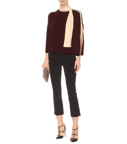 VALENTINO GARAVANI Studded Leather Decollete Pumps In Black