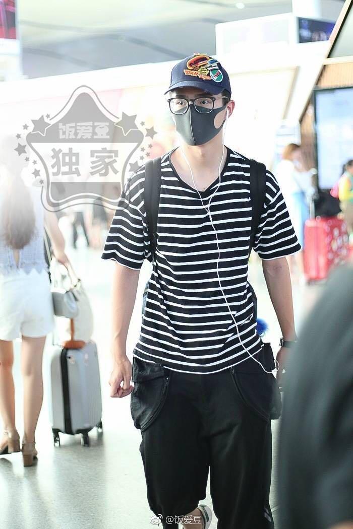 GUCCI Men's New Ace Embroidered Low-top Sneakers In Bianco