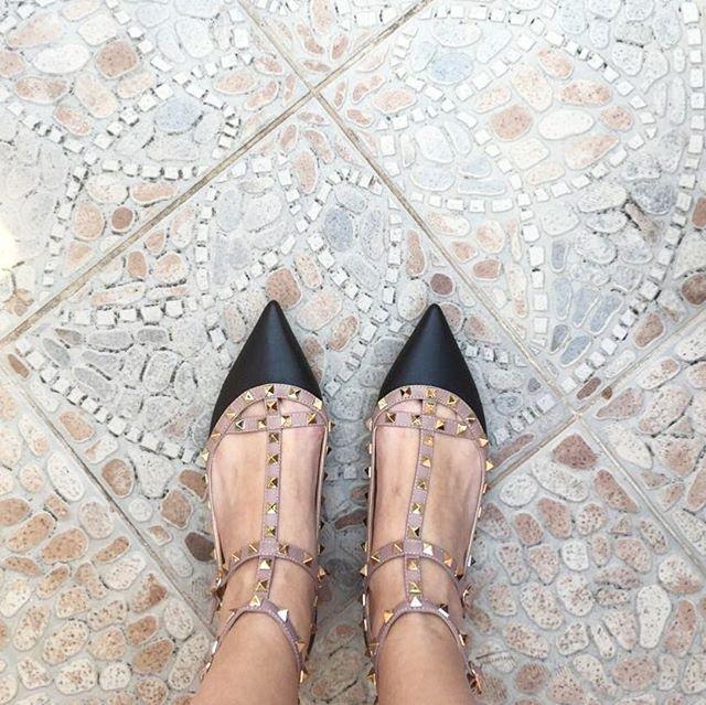 VALENTINO GARAVANI Valentino Rockstud Caged 100 Patent Pump In Black