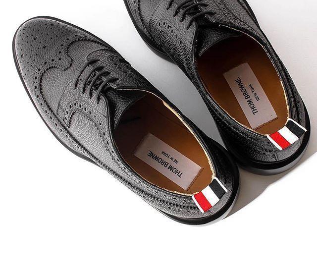 THOM BROWNE Classic Longwing Brogue In Black