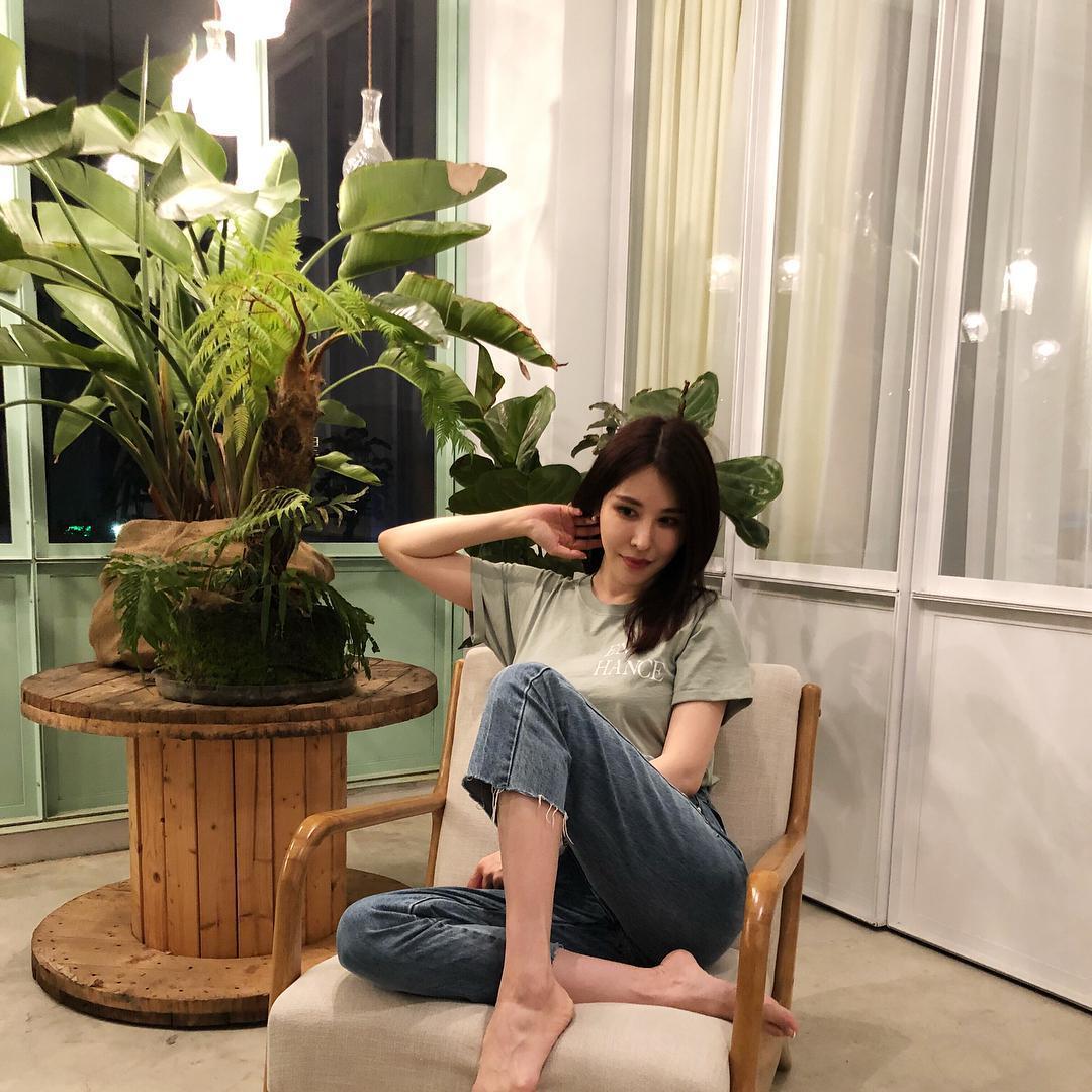 MOTHER Jeans In Blue