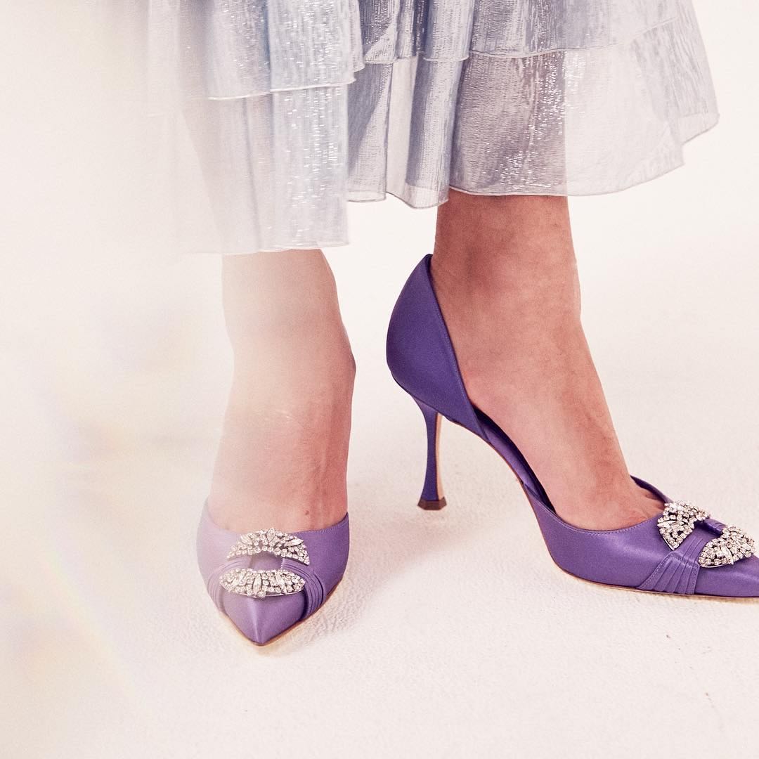 MANOLO BLAHNIK Hangisi 90 Royal Blue Satin Pumps