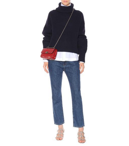 VALENTINO GARAVANI Medium Rockstud Matelassé Quilted Leather Crossbody Bag In Rouge Pur