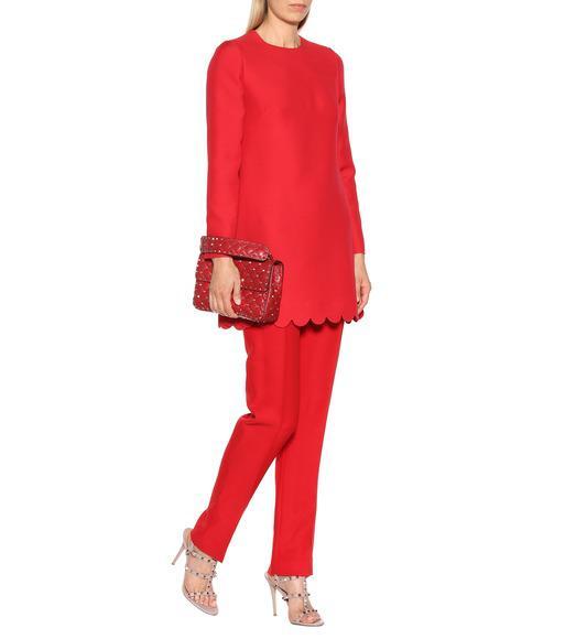 VALENTINO GARAVANI Medium Rockstud Matelassé Quilted Leather Crossbody Bag In Rouge Pur