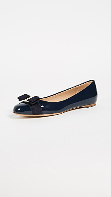 FERRAGAMO Varina Bow-embellished Patent-leather Ballet Flats In Blue