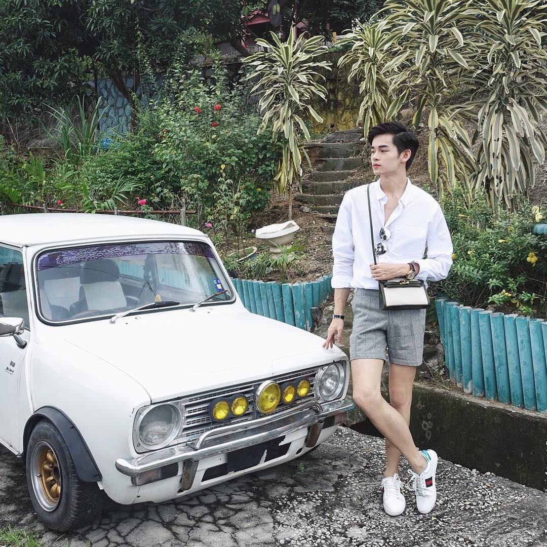 GUCCI Men's New Ace Embroidered Low-top Sneakers In Bianco