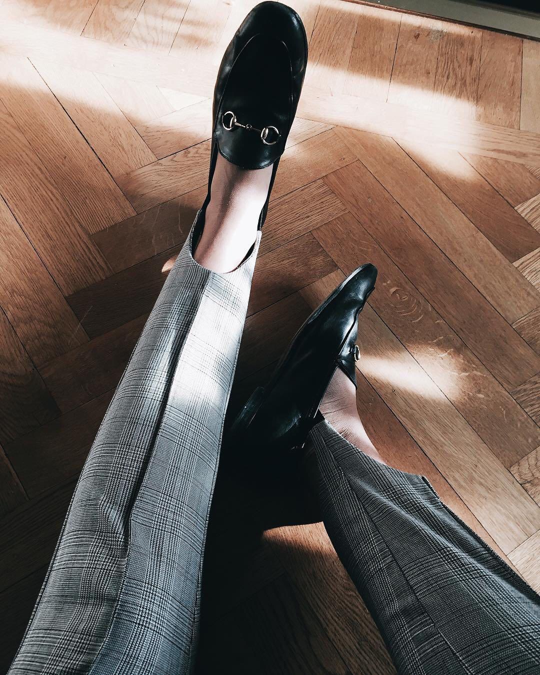 GUCCI Women Black Calf Leather Moc Stitching Signature Horsebit Detail Almond Toe Slip-on Style Bran