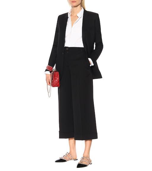 VALENTINO GARAVANI Medium Rockstud Matelassé Quilted Leather Crossbody Bag In Rouge Pur