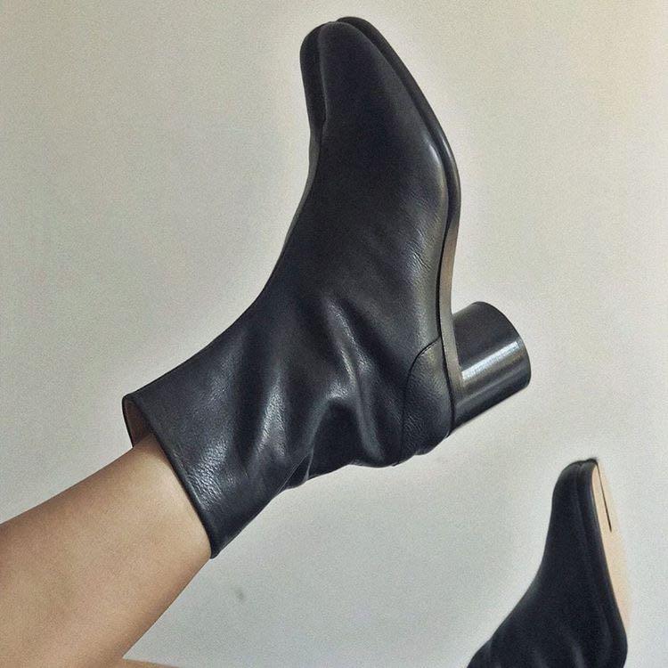 MAISON MARGIELA Vintage Leather Tabi Boots In Black