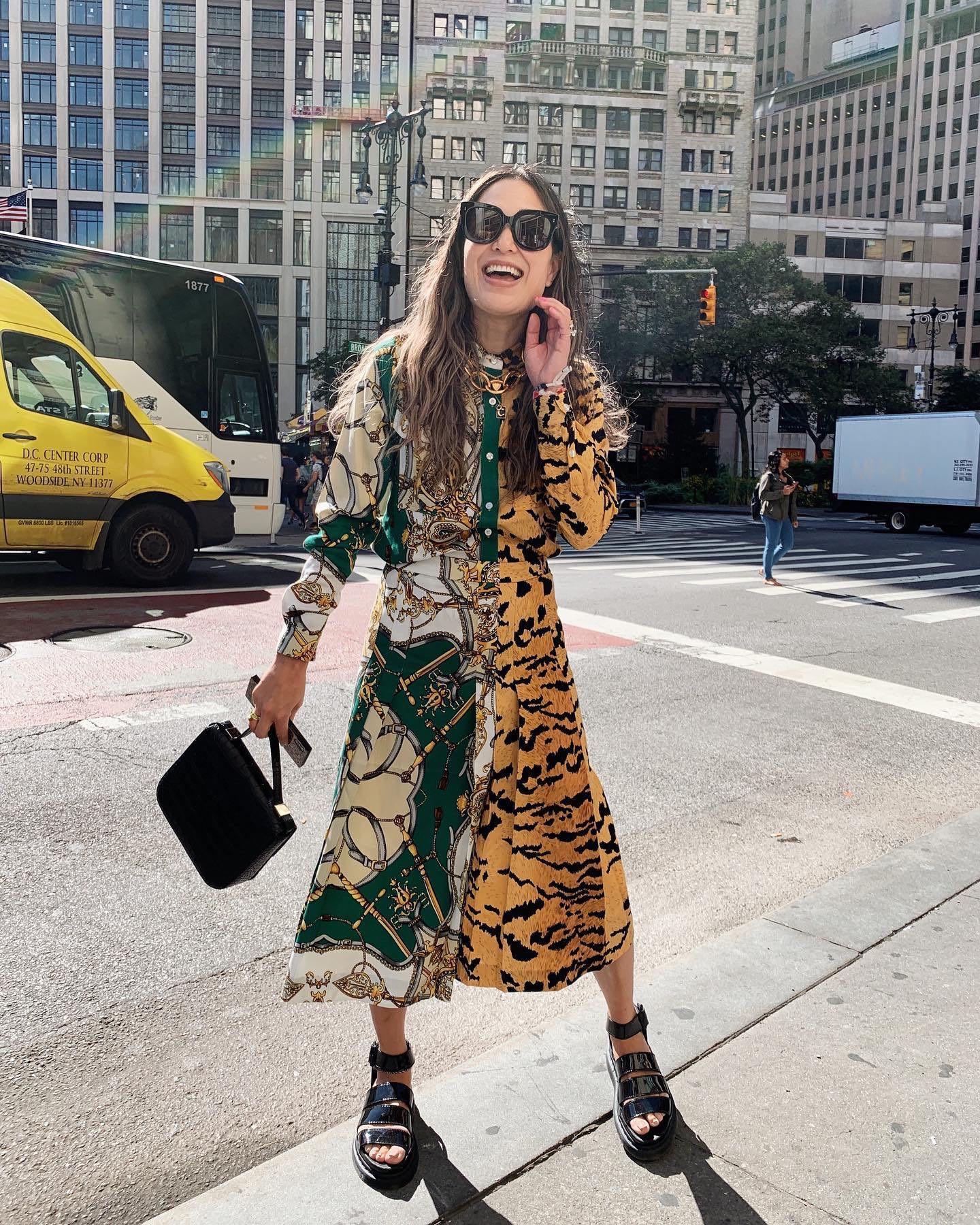 DR. MARTENS Dr.martens Hydro Leather Blaire Sandals In Black Athena