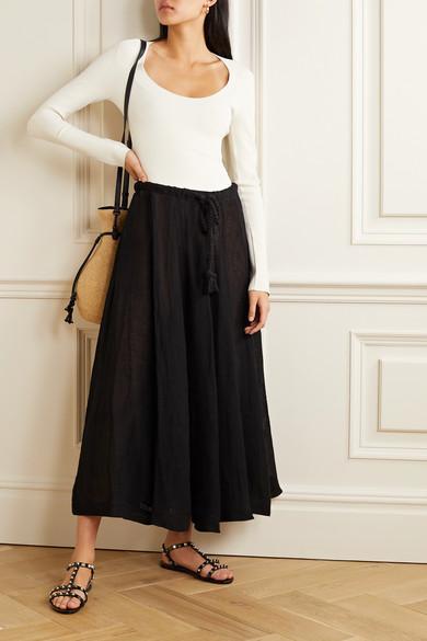 VALENTINO GARAVANI Rockstud Rubber Sandals Ankle Strap Design In Black