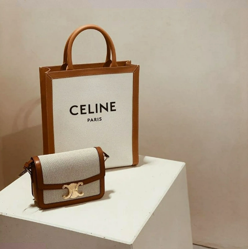 THELIST's Post | Wearing: Celine Medium Triomphe Bag In Black