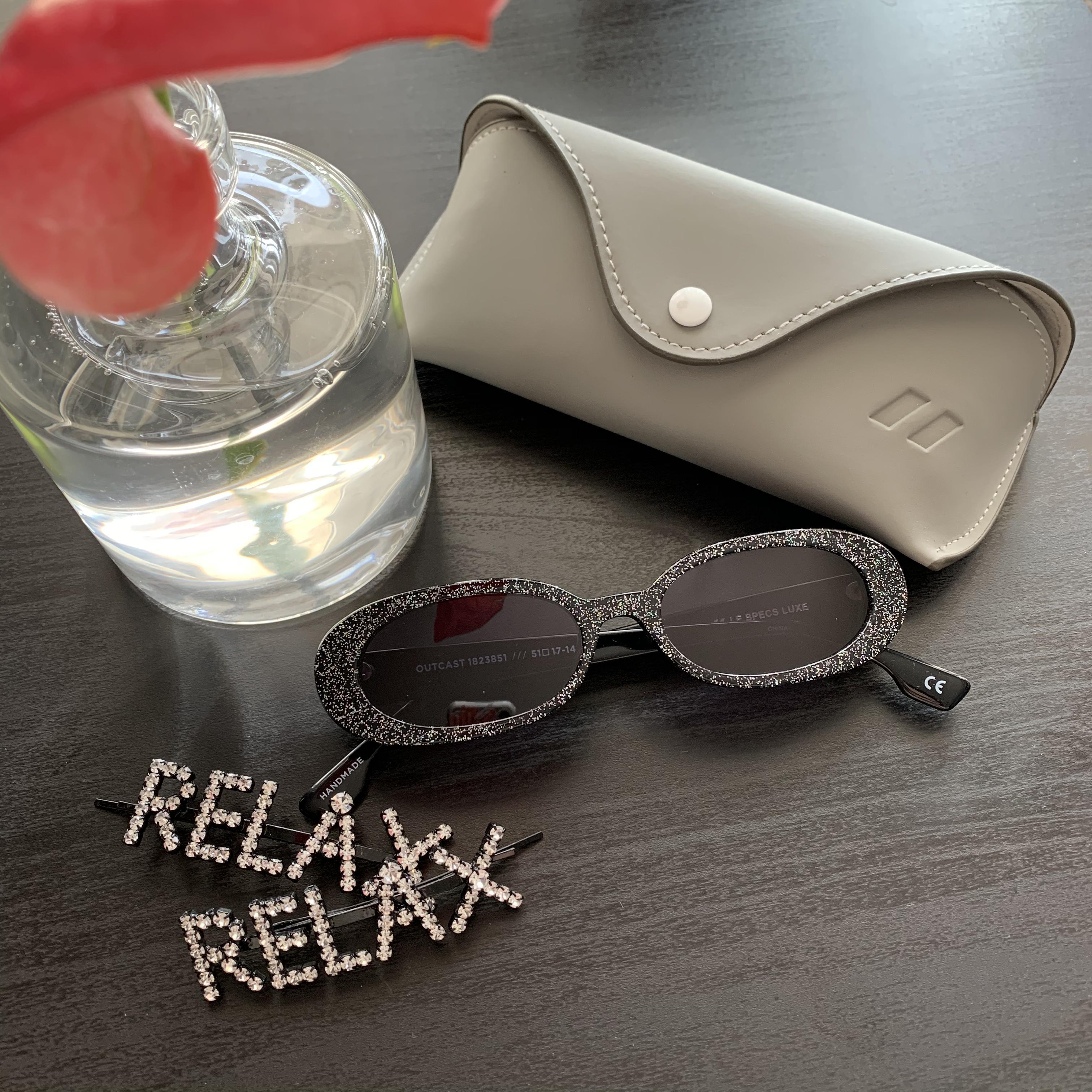 LE SPECS Womens Black Outta Love Oval-frame Plastic Sunglasses