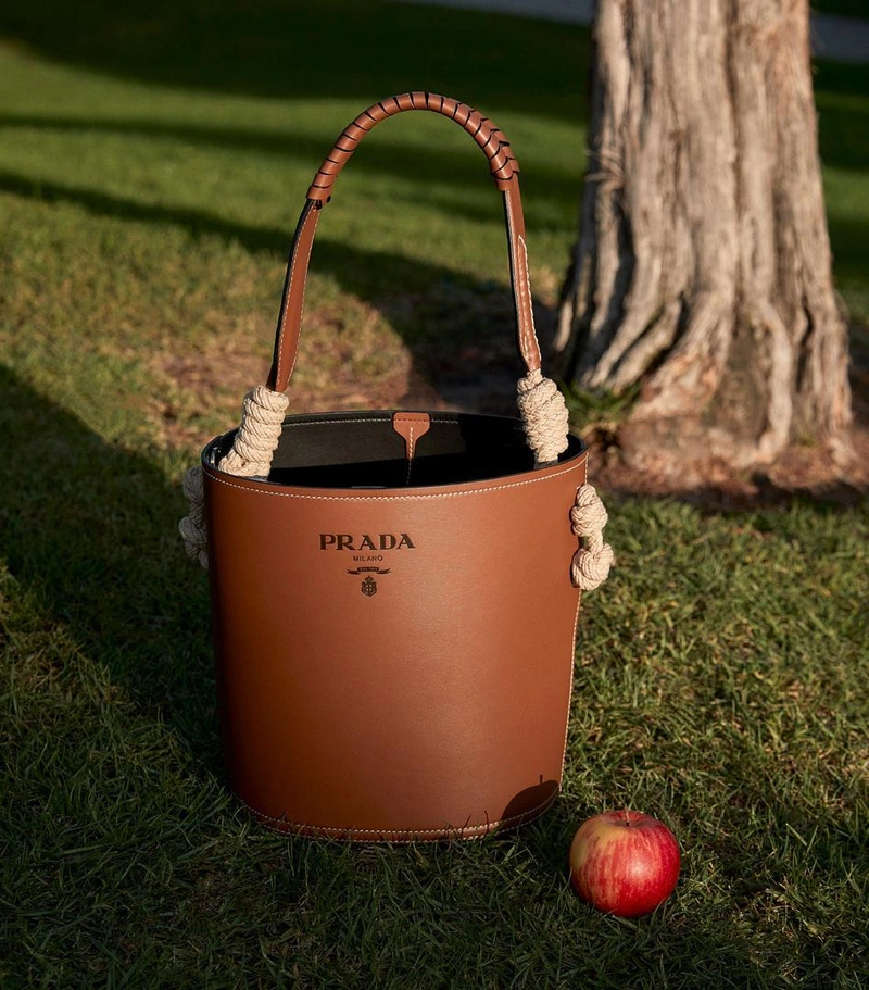 Prada's Posts | Wearing: Prada Bucket Bag Leather In Brown