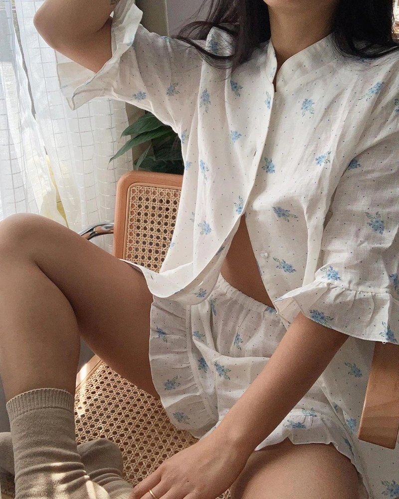 shopbop.com's Posts | Wearing: Sleeper Linen Lounge Suit In Linum; Madewell Two-pack Ribbed Trouser Socks In Cream/ Black