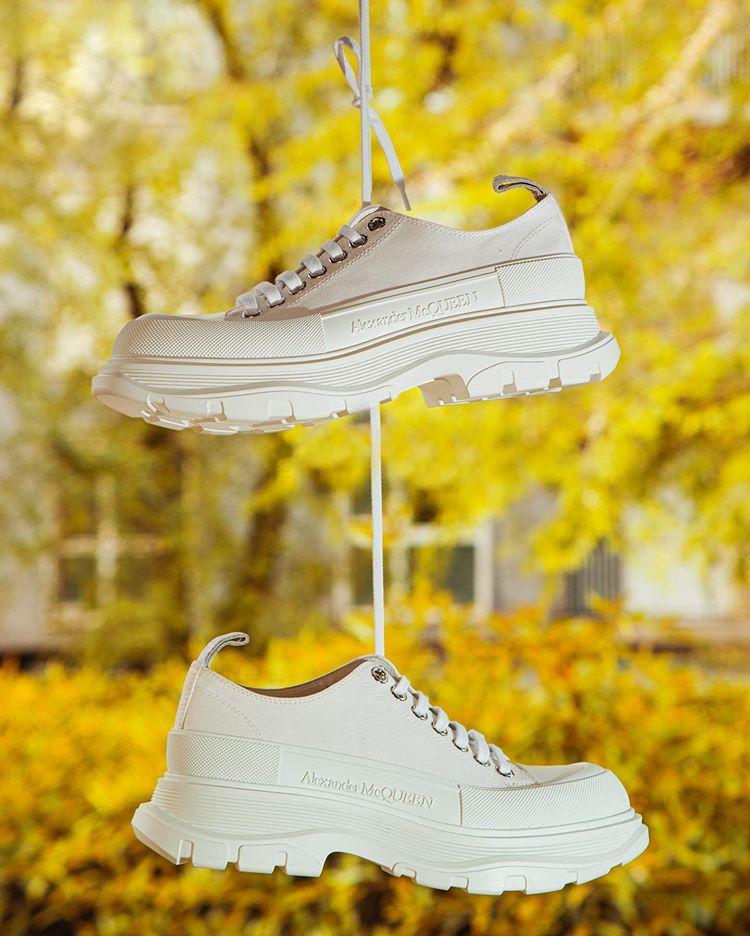 ALEXANDER MCQUEEN Smooth Sneakers With 45mm Thread In Black