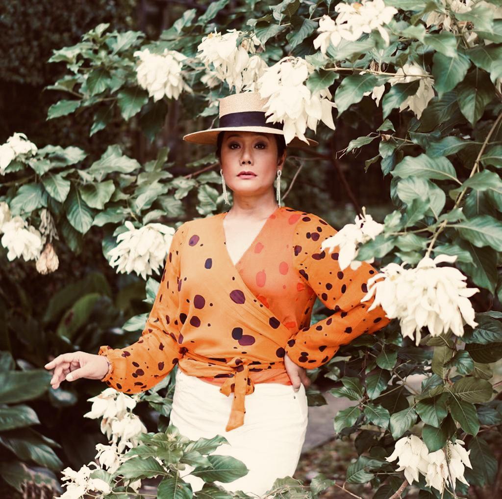 GUCCI Alba Embellished Woven Lamé Boater In Gold