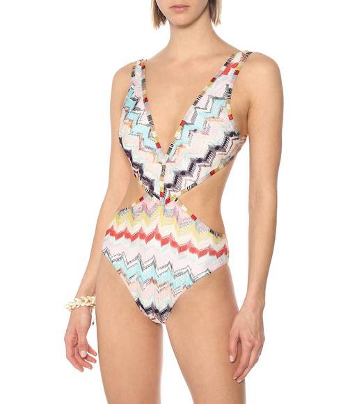 VALENTINO GARAVANI Flat Sole Rockstud Leather Sandals In A76 Candy Rose