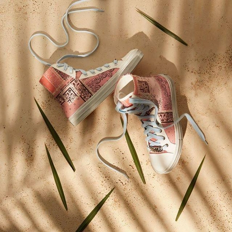 WALK THE TALK | Wearing: Amiri 'sunset' Sneakers Mit Bandana-print In Pink; Amiri High Top Sunset Bandana Sneakers In Black