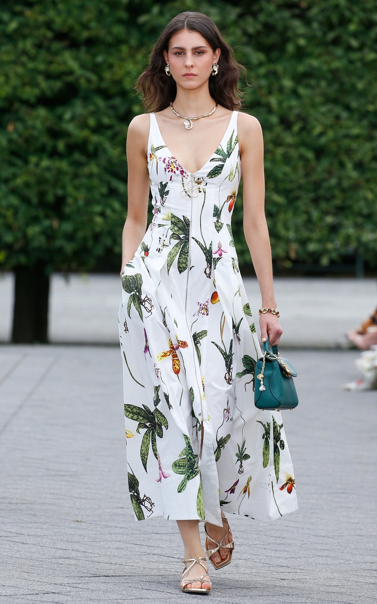 当代年轻人的精神快充：把自己打扮成一颗植物！