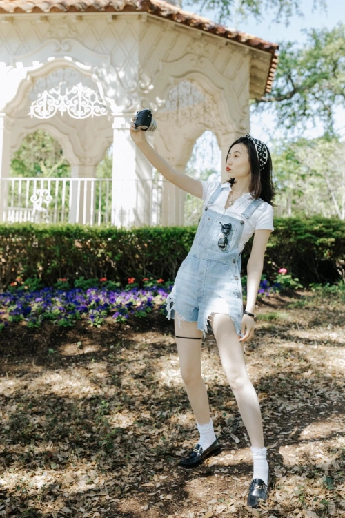 How to Style Overalls For Women