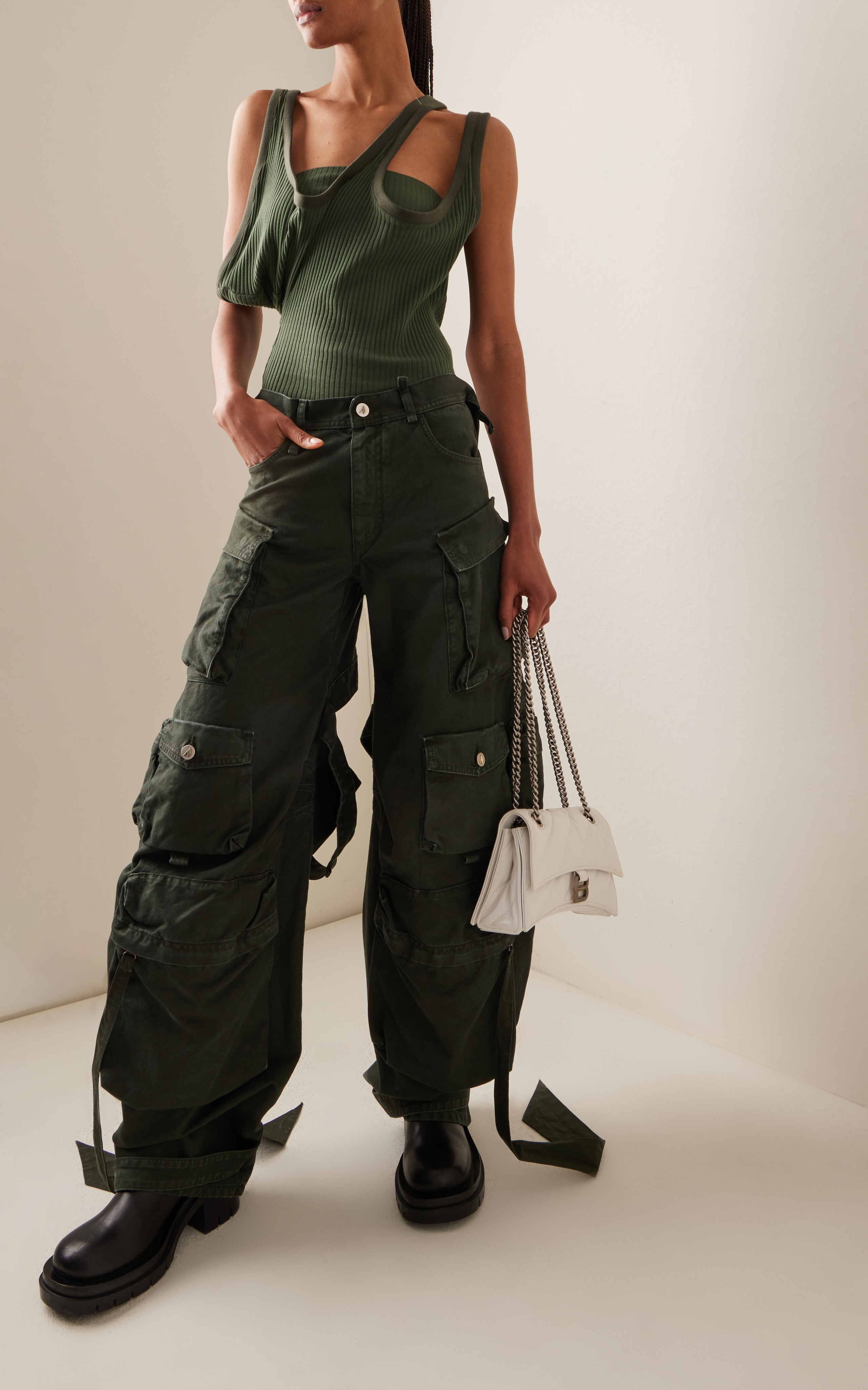 2024年时髦穿搭趋势：“废土风”卷土重来！