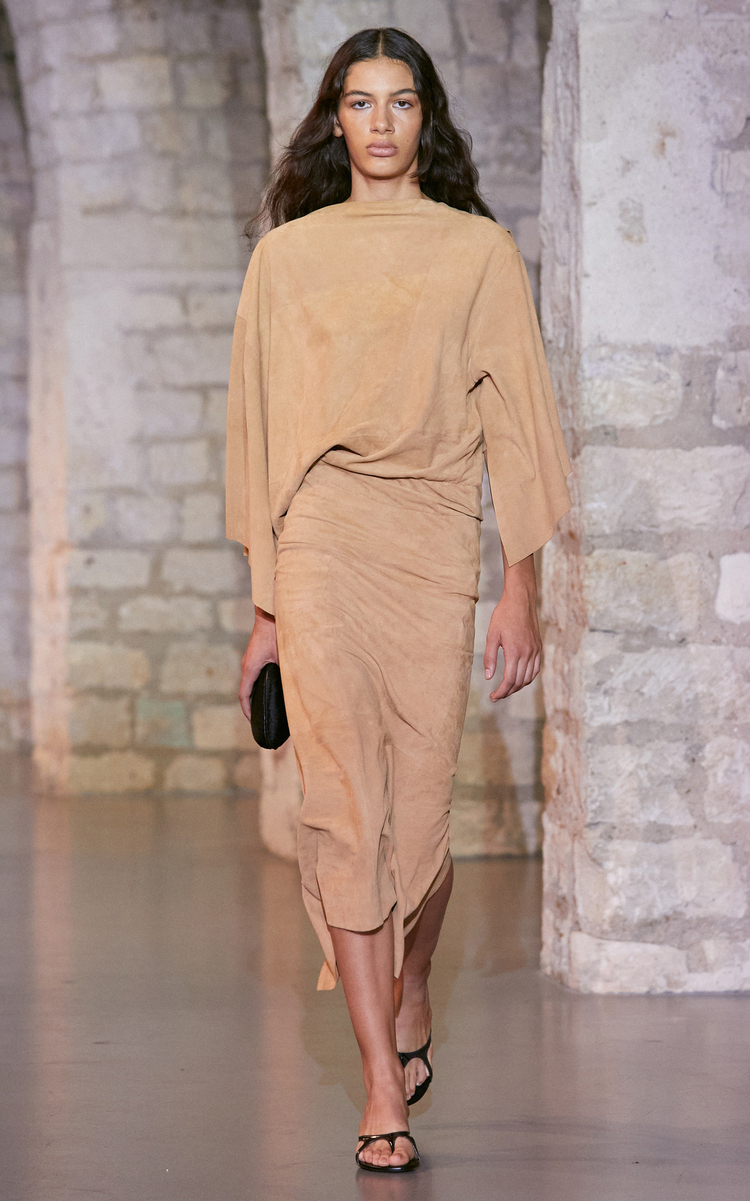 2024年时髦穿搭趋势：“废土风”卷土重来！