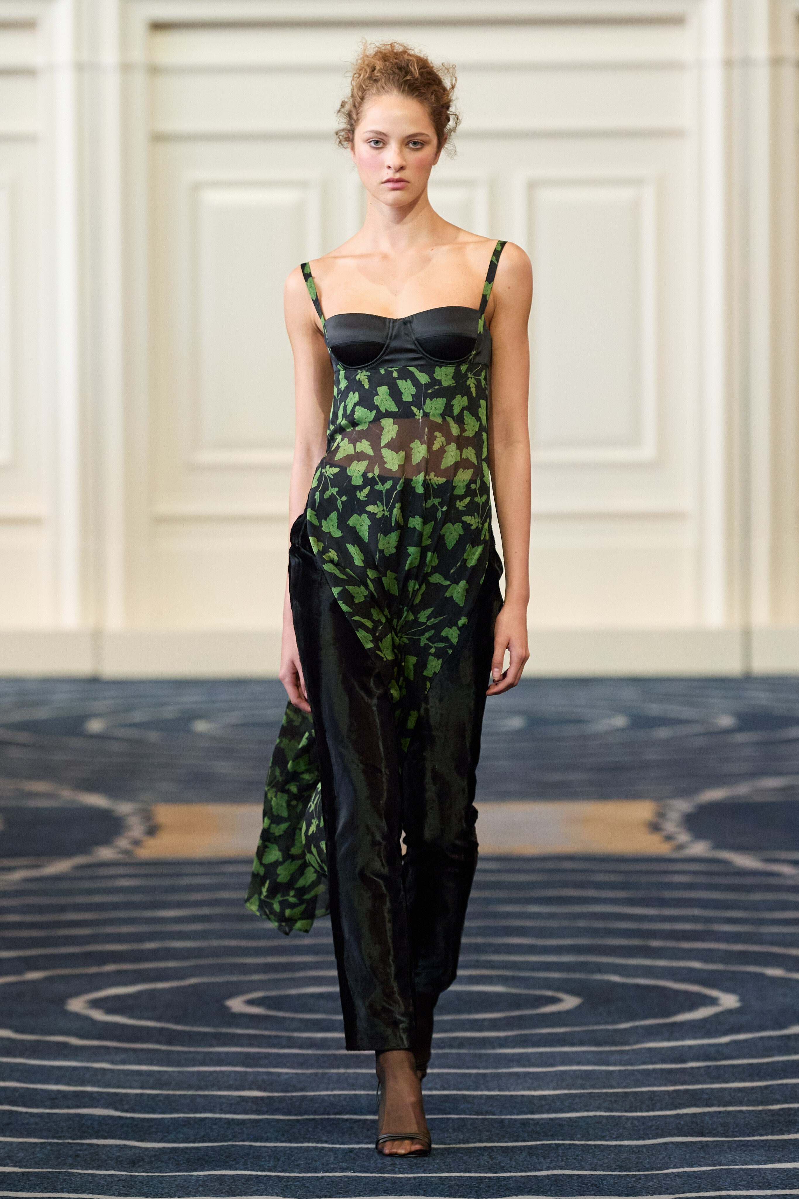 年轻人中，在流行一种很新的“绿”