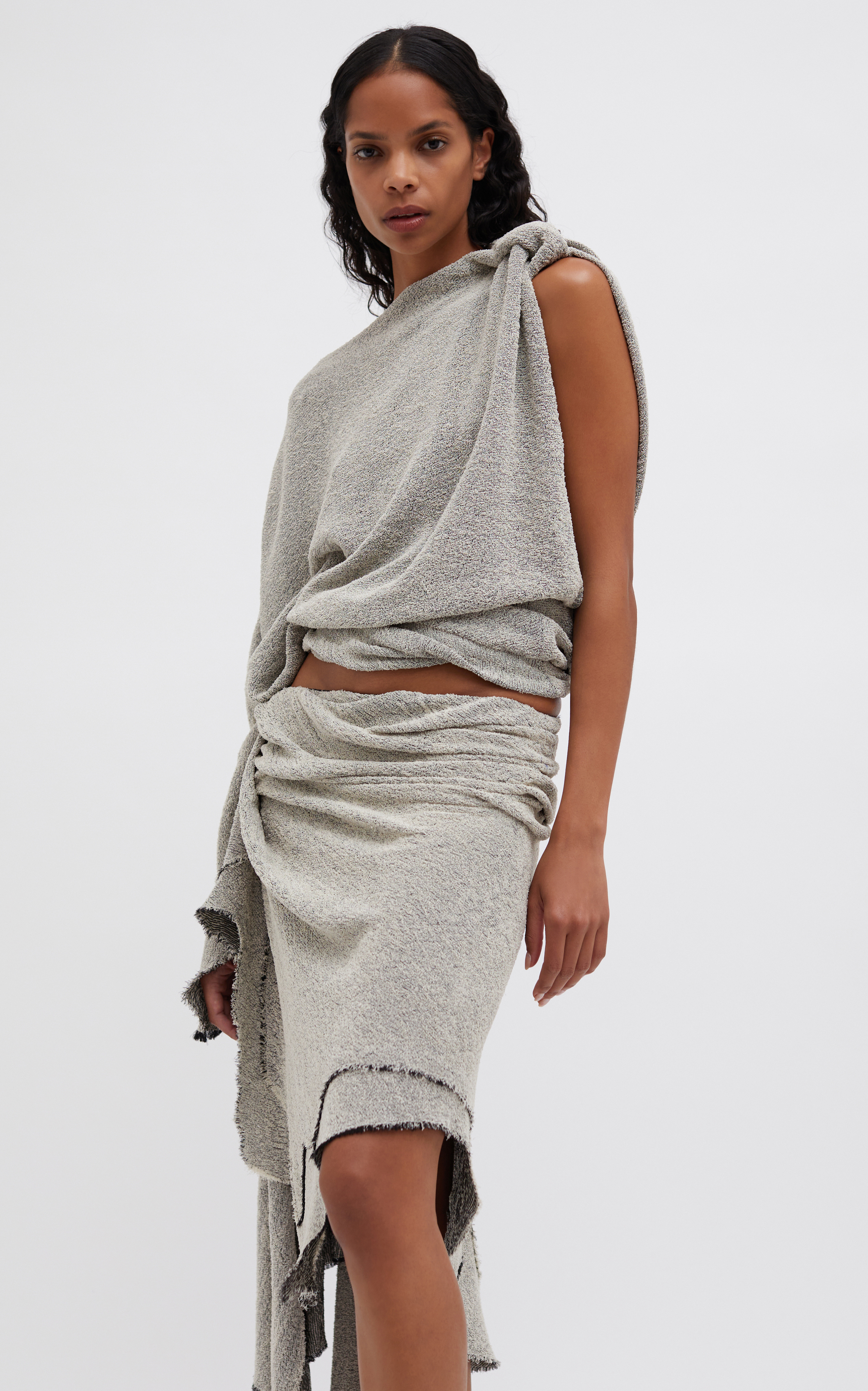 2024年时髦穿搭趋势：“废土风”卷土重来！