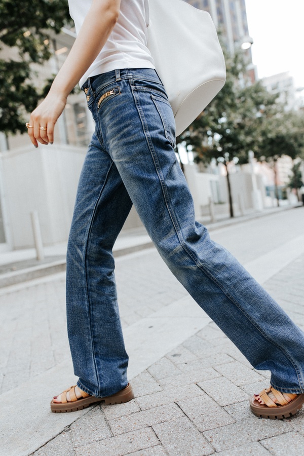 What Shoes to Wear With Jeans