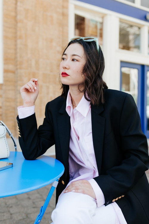 How to Style Oversized Shirts for Women